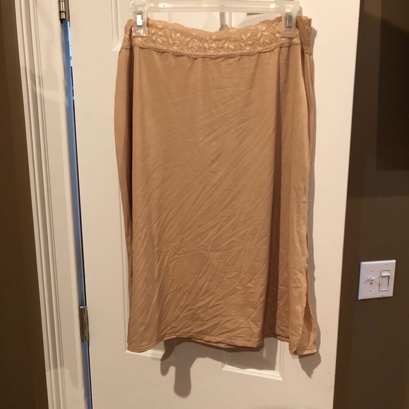 Slip Size 24” L/42 Tan - Picture 1 of 5